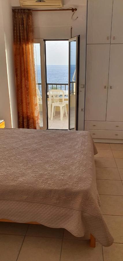 Eirini Apts On The Beach Psari Forada ภายนอก รูปภาพ